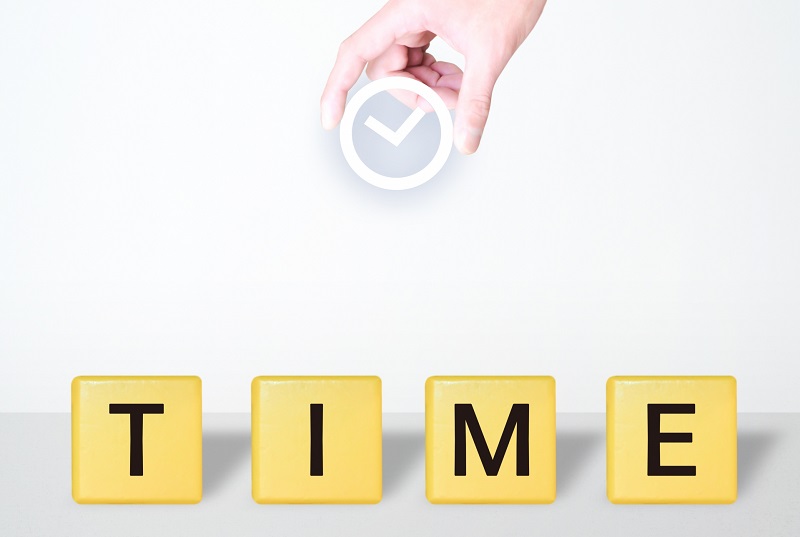 時計のイラストとTIMEの文字