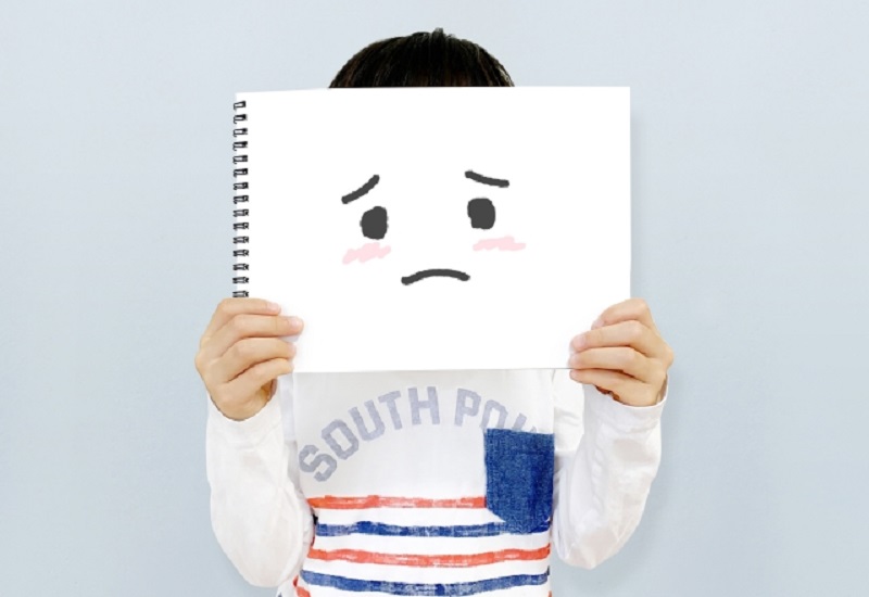 画用紙に書かれた「失敗した人の顔」